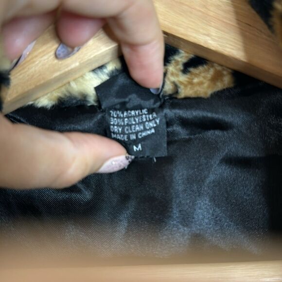 Cejon ladies leopard print faux fur zip up vest size medium - Picture 7 of 10